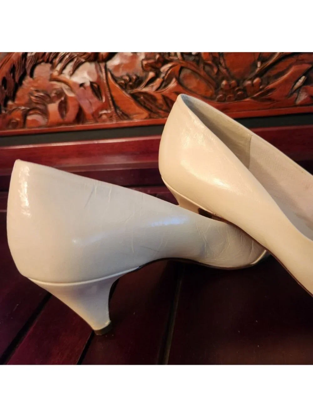 Vintage Joyce Heels Ivory Leather Pointed Toe Pumps With Gold Accent Size 8